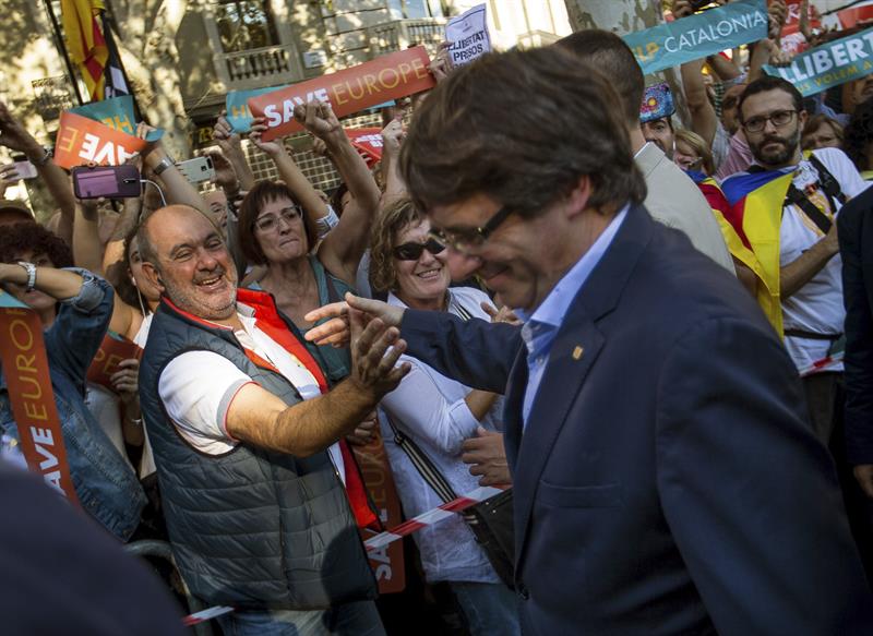 Unas 450.000 personas exigen declarar independencia de Cataluña