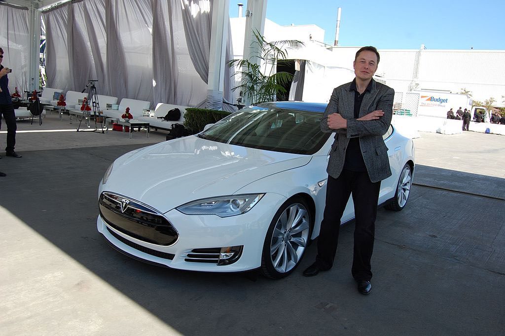 La historia del magnate Elon Musk: El genio de nuestro tiempo fundador de Tesla Motors y PayPal