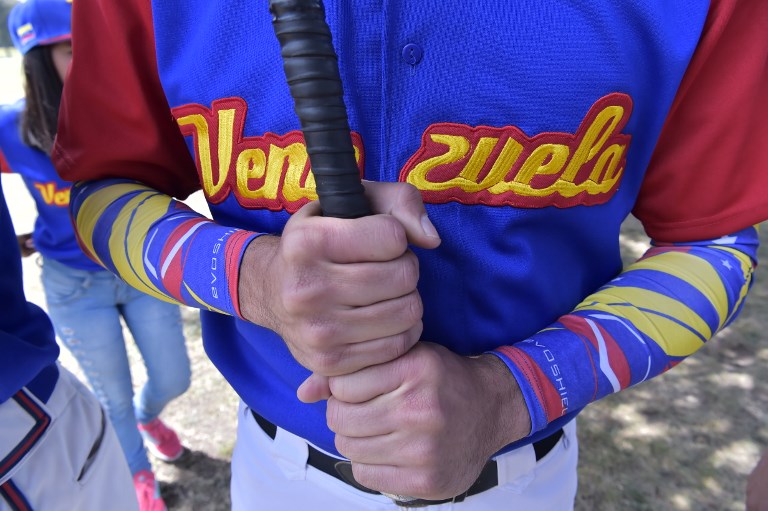 Venezolanos en Quito, el sóftbol contra la nostalgia