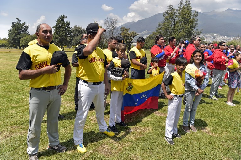 Venezolanos en Quito, el sóftbol contra la nostalgia