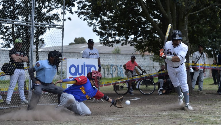 Venezolanos en Quito, el sóftbol contra la nostalgia