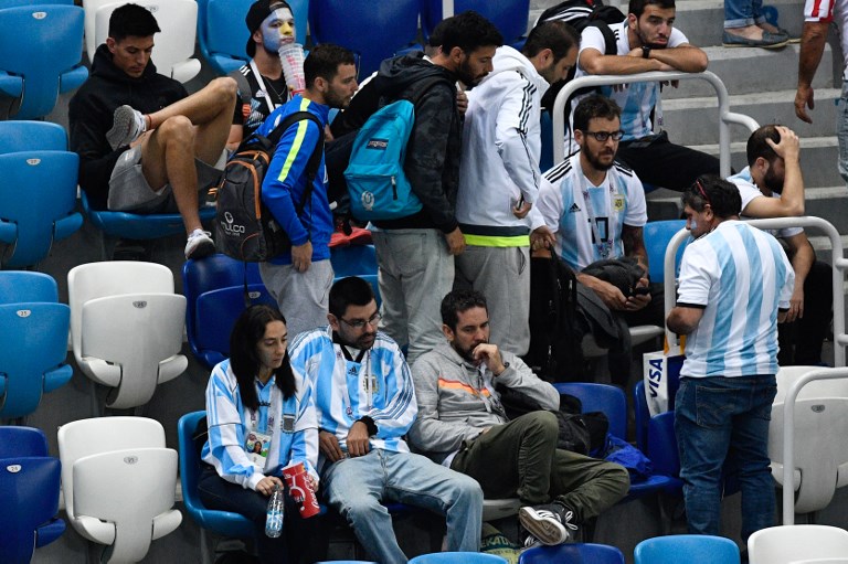 FOTOS | La derrota argentina en los rostros de sus fanáticos