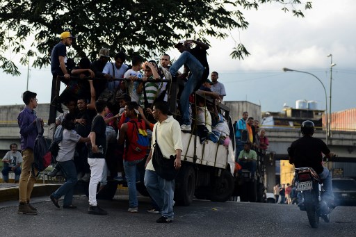 «Perreras», peligrosa respuesta al caos de transporte en Venezuela