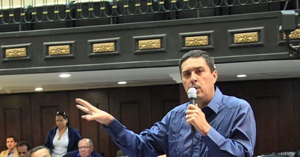 Lobo: Diputados que presentan cifras negaron recursos a misiones