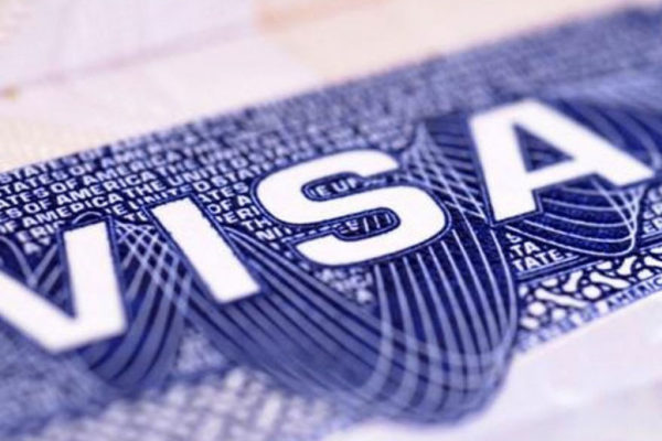 Trump ordena poner fin al programa Visa Interview Waiver