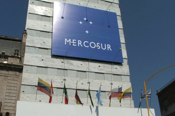 Presidentes de Brasil y Uruguay se reunirán para tratar crisis del Mercosur