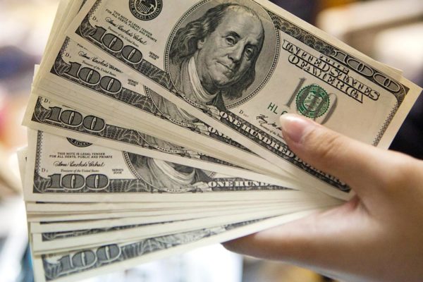 BCV fija nueva banda Dicom entre 1.800 y 2.200 bolívares por dólar