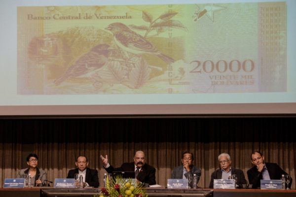 AFP: Venezuela lanza billetes de mayor valor pero mantiene silencio sobre inflación