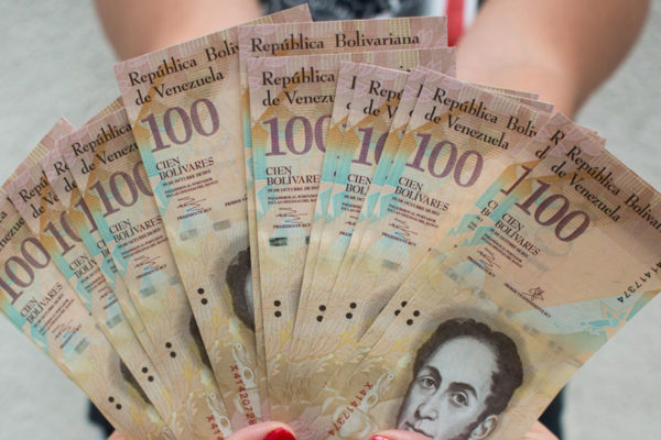 Extendida hasta el 20 de julio circulación del billete de 100 Bs.