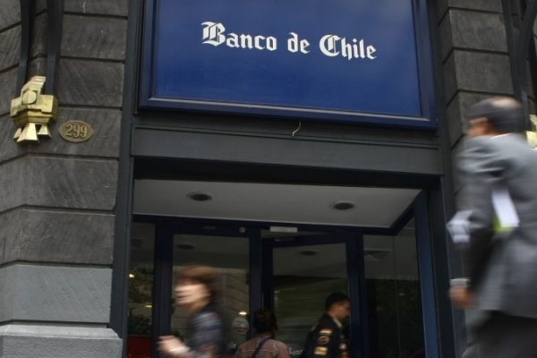 Utilidad de la banca chilena cae 12,6% en 2016 pese a fuerte repunte en diciembre