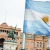 Acciones argentinas se hundieron 11,86% y el dólar permaneció estable
