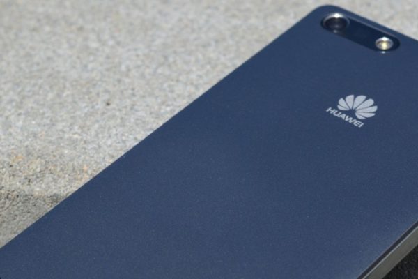 Conozca los nuevos teléfonos con los que Huawei quiere desplazar a Apple y Samsung
