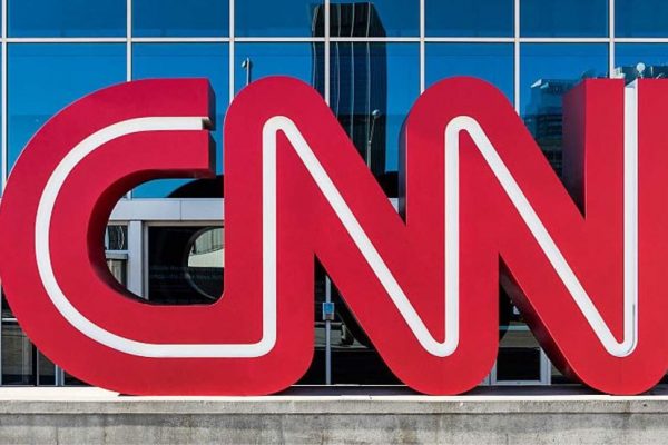 Trump sugiere boicot masivo contra AT&T para cambiar línea editorial de CNN
