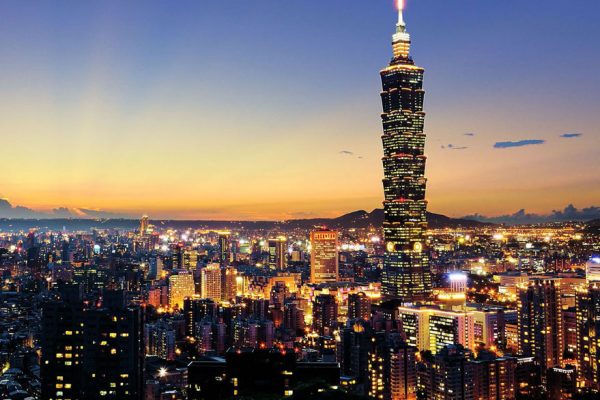 Washington eliminó restricciones para establecer relaciones con Taiwán