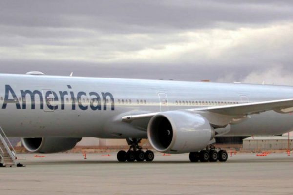 Los beneficios semestrales de American Airlines bajan un 37,2 %