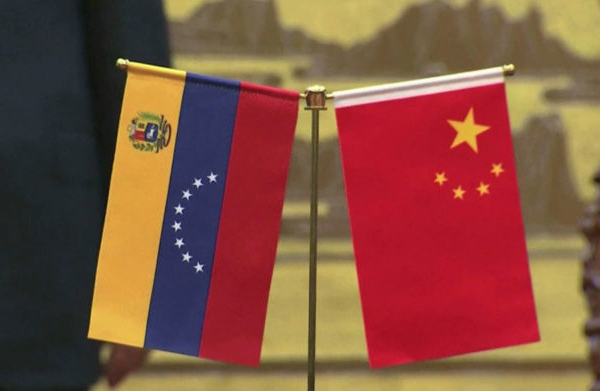 China respalda a Maduro y pide respeto a sus asuntos internos