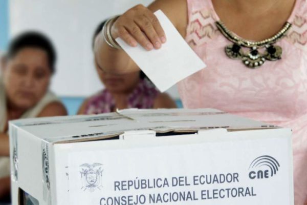 Ecuador celebrará en agosto elecciones anticipadas tras disolución del Congreso