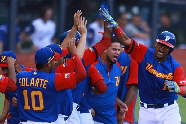 Venezuela derrotó a Italia 11-10 y consigue primera victoria en el Clásico