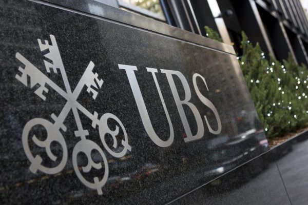 Banco suizo UBS será juzgado por presunto fraude fiscal masivo