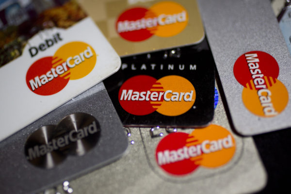 MasterCard supera estimaciones de ganancias en primer trimestre