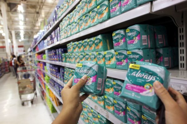 Gobierno evalúa nuevos precios de pañales y toallas sanitarias