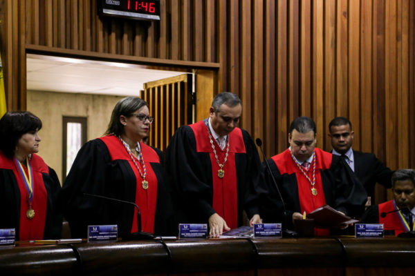 Parlamento debatirá este martes sobre sanciones contra magistrados del TSJ