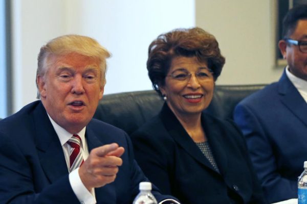 Trump nombra a la hispana Jovita Carranza tesorera de su Gobierno