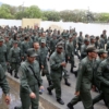 Jefe de Comando Sur: Militares deben decidir si representan al pueblo o a un tirano