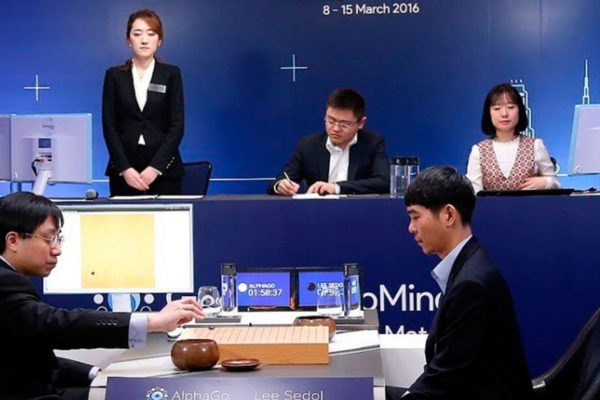 El ordenador AlphaGo vence por tercera vez al genio chino del go y se jubila