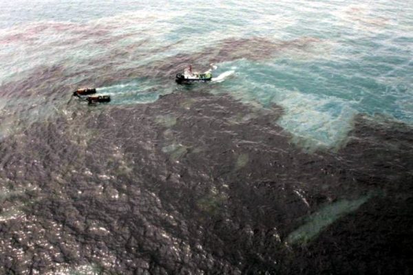 Ambientalistas denuncian emergencia por derrame de petróleo en el Lago de Maracaibo