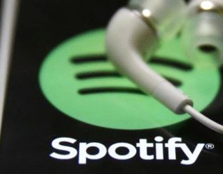 Ingresos de Spotify mejoran, pero suma menos suscriptores pagados de lo previsto