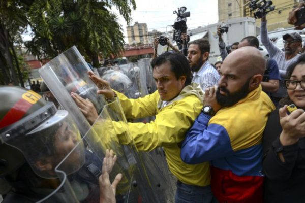 Bloomberg: Profundización de la crisis de Venezuela expone divisiones en el oficialismo