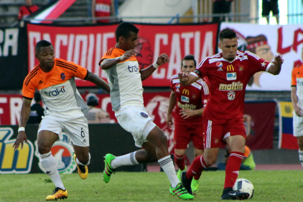 Caracas FC dió primer paso hacia la final del Torneo Apertura del fútbol venezolano