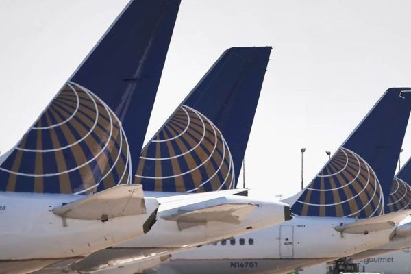 United Airlines planea suspender a 36.000 trabajadores por impacto del coronavirus