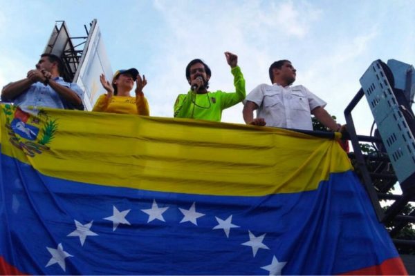 Reuters: ¿Héroes o agitadores? Jóvenes diputados están en la línea del frente en Venezuela