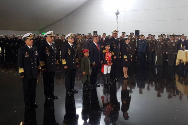 Conmemoran natalicio de Simón Bolívar en el Panteón Nacional