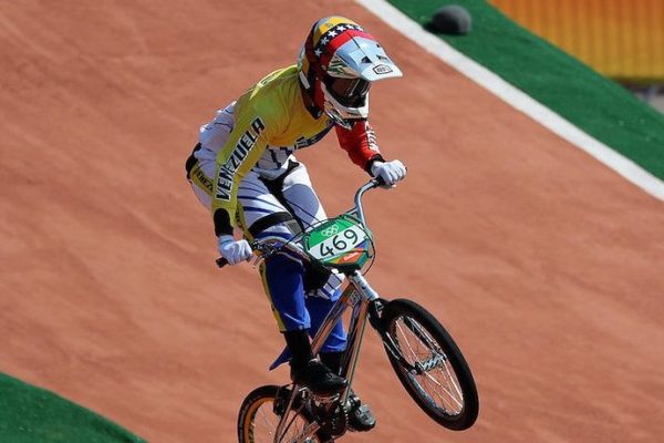 Stefany Hernández disputará Campeonato Mundial de BMX en EEUU este sábado