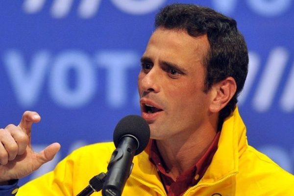 Capriles dice que la solución en Venezuela no pasa por el diálogo y apoya a Guaidó