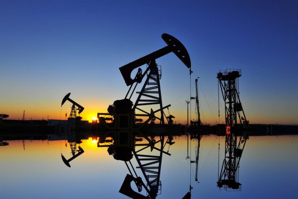 El petróleo de Texas subió un 0,3 % en reacción a datos económicos sobre EEUU