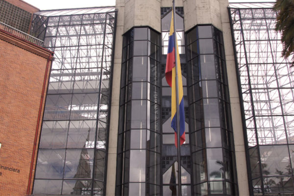 Con el Permiso Especial de Permanencia los venezolanos pueden realizar trámites ante la banca colombiana