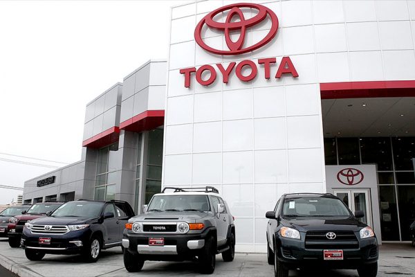 Ganancia neta de Toyota cayó 45,3% en el primer semestre