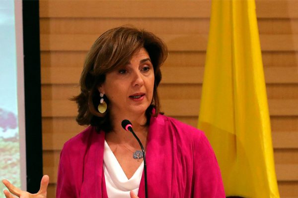 Gobierno de Colombia retiró a su embajador en Venezuela