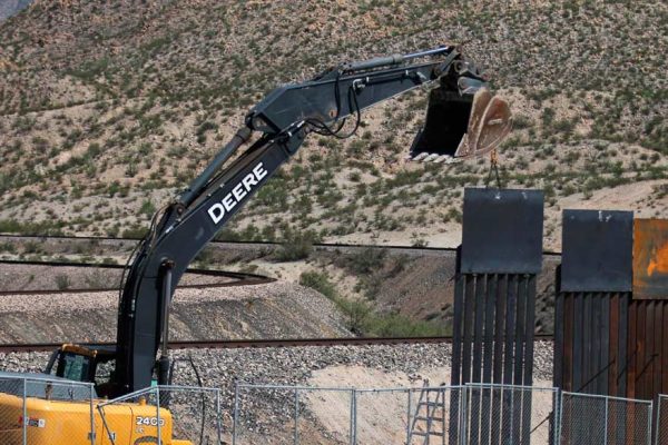 Demócratas rechazan uso de $1.000 millones del Pentágono en el muro fronterizo