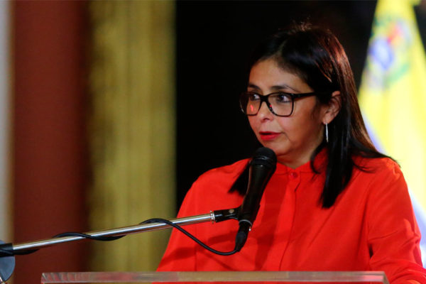 Delcy Rodríguez recibió propuesta de Maduro sobre elecciones de la AN