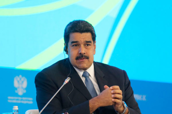 Maduro acusa a gobierno de Colombia de enviar francotiradores para matarlo