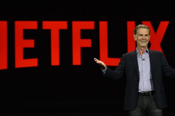 Accciones de Netflix caen 20%: La competencia y desaceleración de suscripciones entre las razones