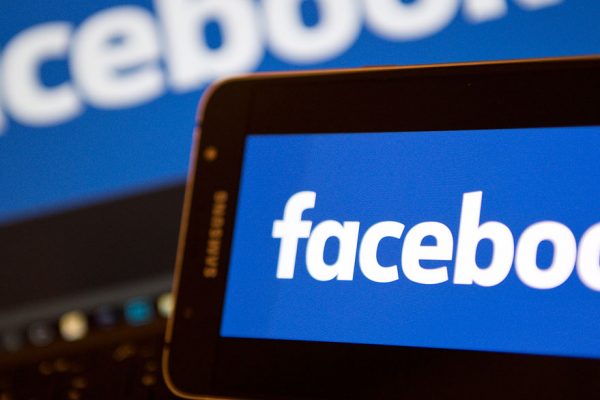 Facebook eliminó 5.400 millones de cuentas falsas este año