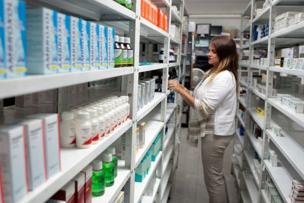 Industria farmacéutica creció 19% por el consumo de analgésicos contra la Covid-19