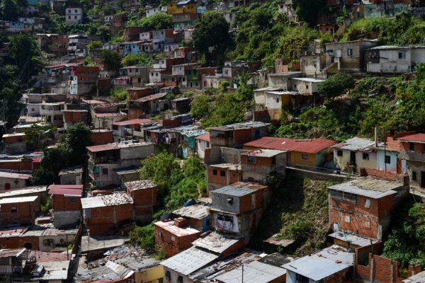Pobreza en Venezuela subió a 87% en 2017