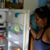 Venezolanos en una carrera contrarreloj para salvar su comida